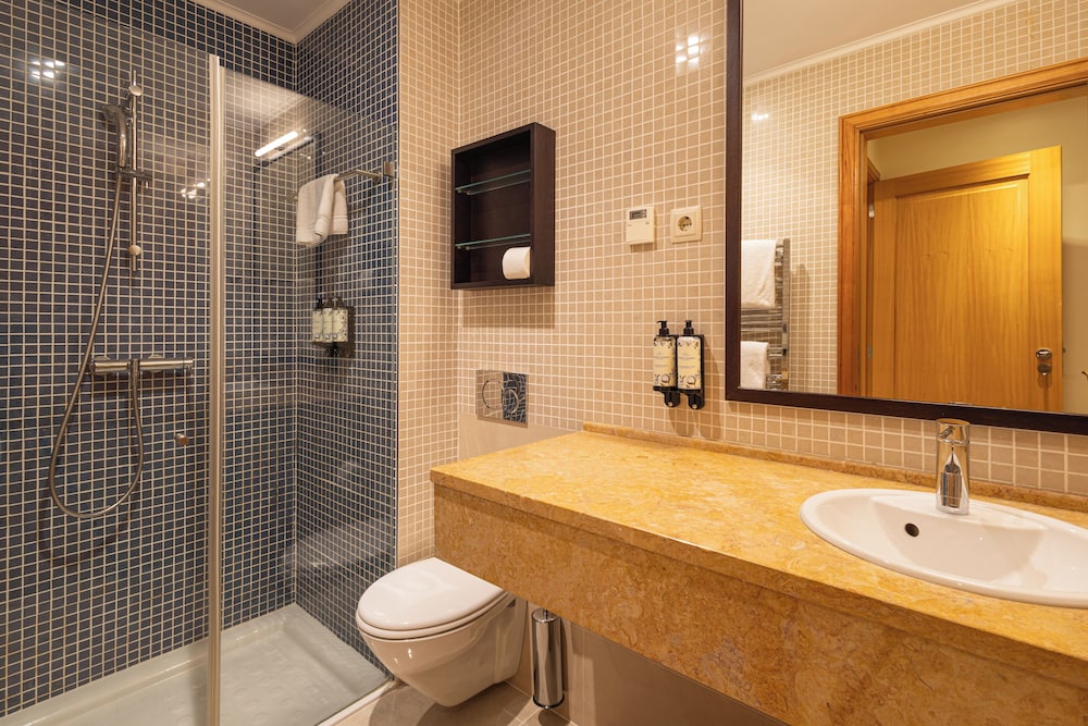 Standard Apartment, 3 Bedrooms - Photo 11