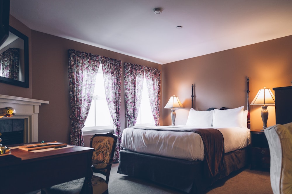 Traditional Room, 1 Queen Bed - Photo 1