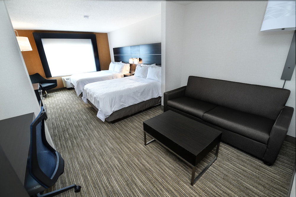 Standard Room, Multiple Beds - Photo 4