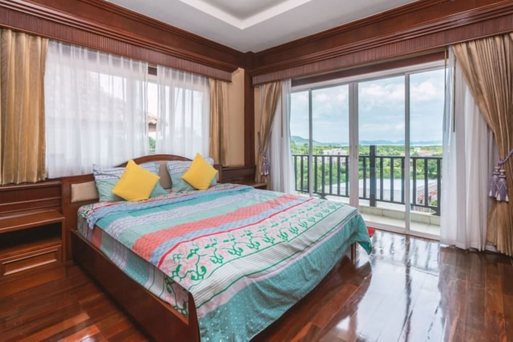 Villa, 4 Bedrooms, Private Pool - Photo 4