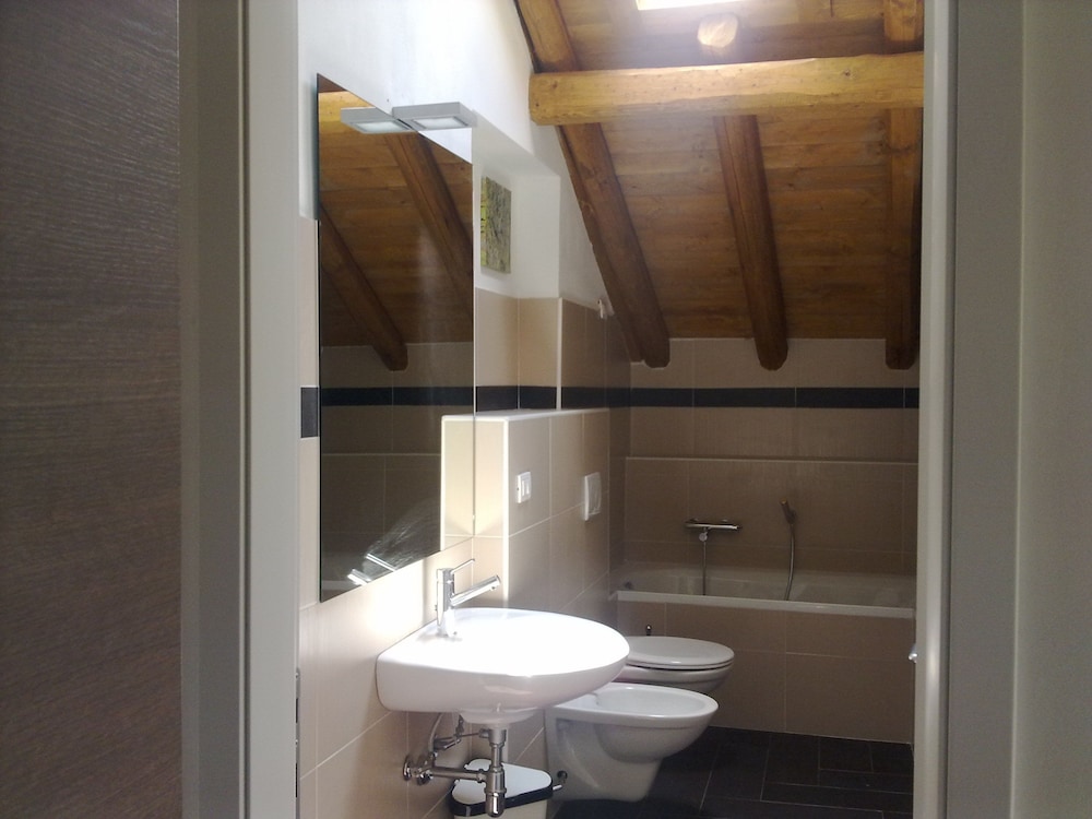 Standard Double or Twin Room, Mountain View (for 1 or 2 pax) photo 3