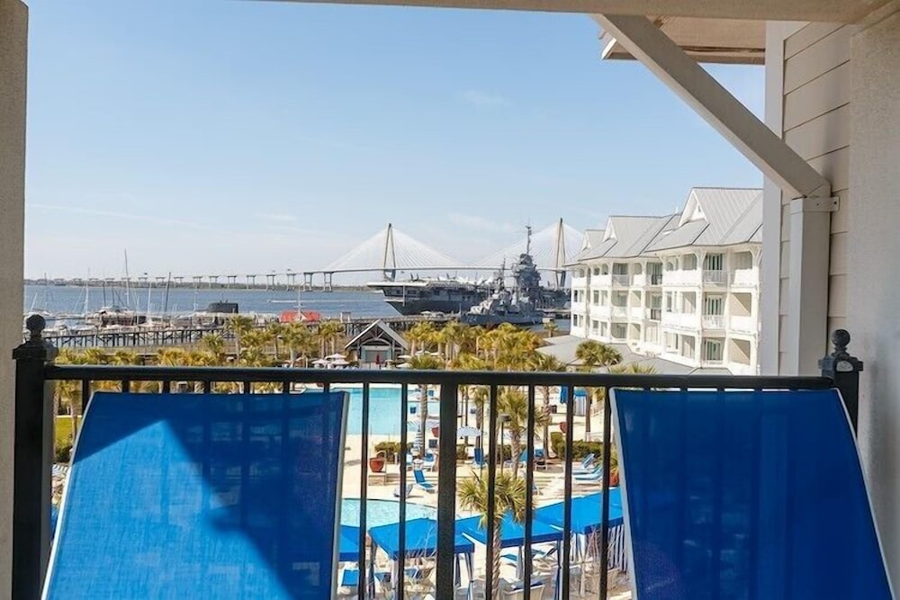 Admiral Suite, Partial Ocean View - Photo 3