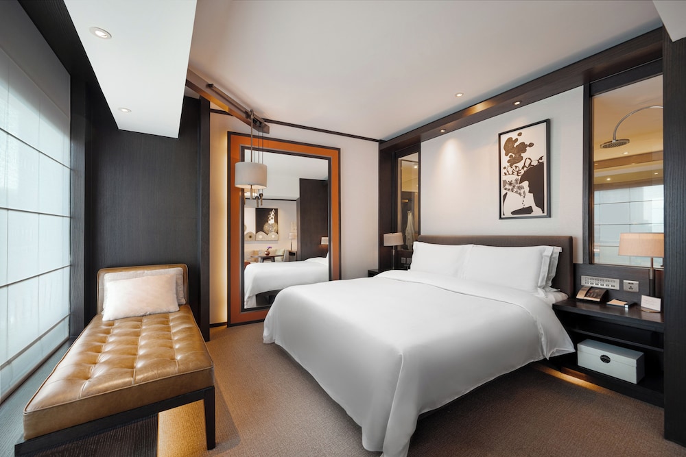 CBD View Two-bedroom City Mansion thumbnail 5