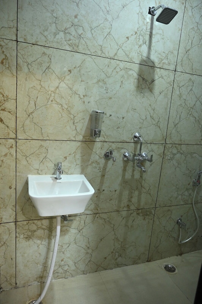 Deluxe Double or Twin Room photo 2