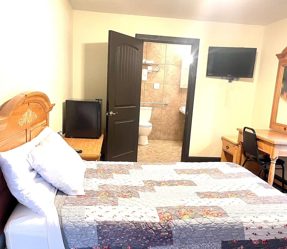 Double Room, 2 Double Beds, Non Smoking photo 1