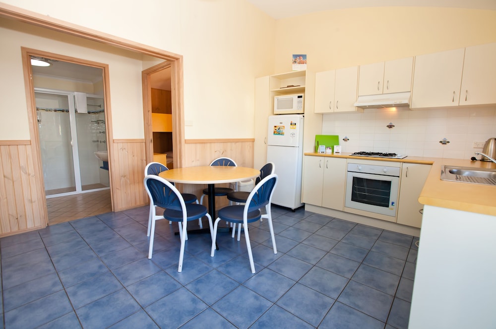 Standard Suite, 2 Bedrooms, Kitchen (STAR VILLA) photo 3