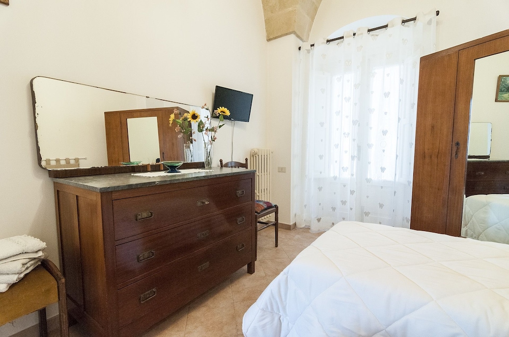 Double or Twin Room - Photo 12