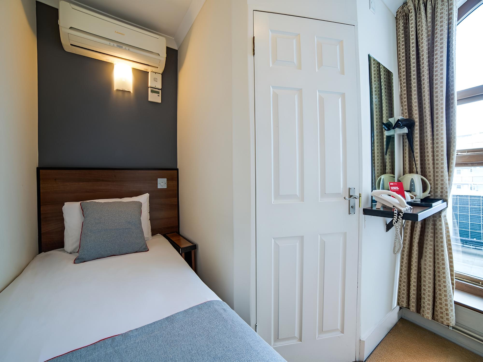 Standard Single Room photo 2