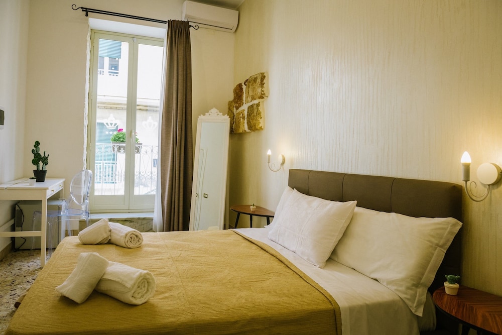 Classic Room, City View (Re Umberto)