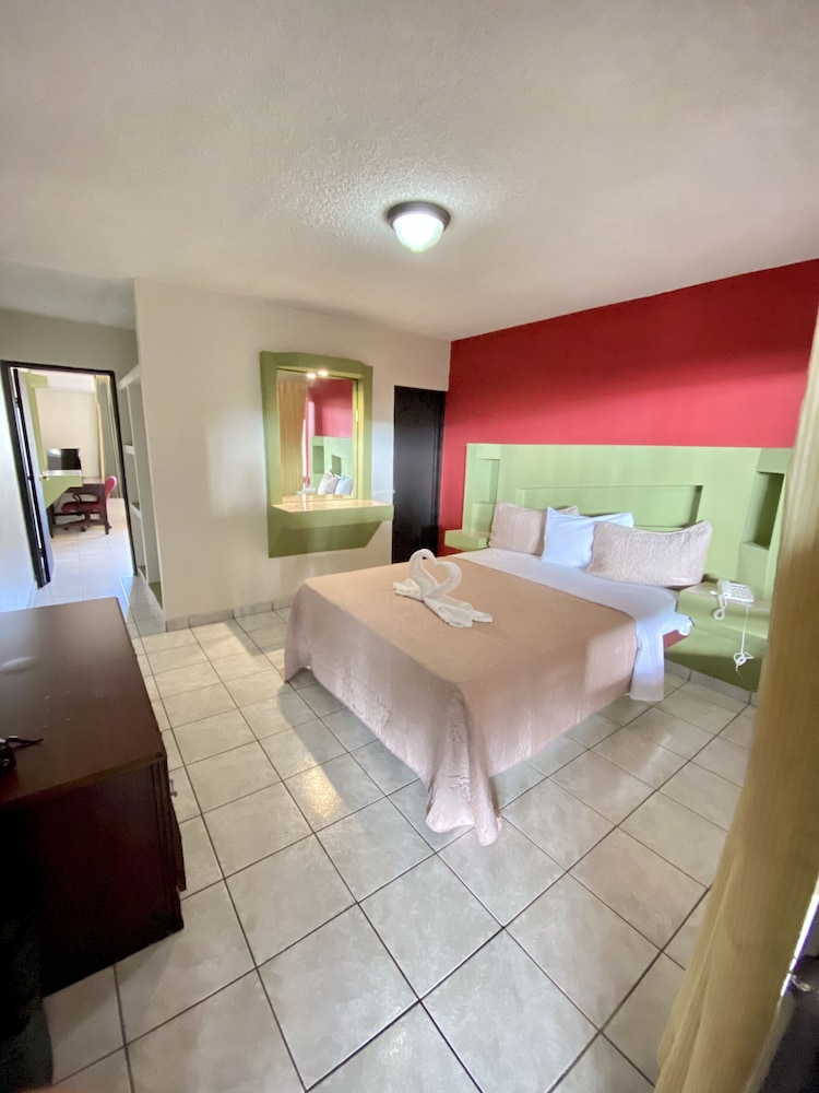 Family Room, 1 Bedroom