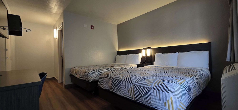 Standard Room, 2 Double Beds, Smoking photo 1