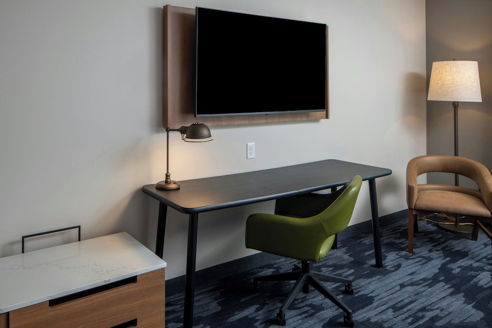 Suite, 2 Queen Beds, City View