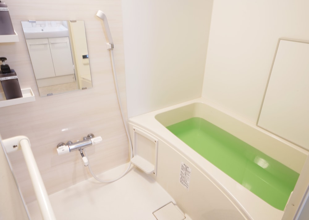 Superior Triple Room, Non Smoking (2-4F) thumbnail 6