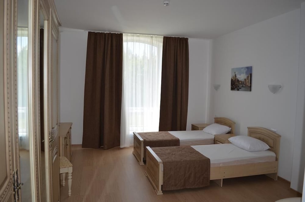 Standard Twin Room, 2 Twin Beds, Non Smoking photo 2