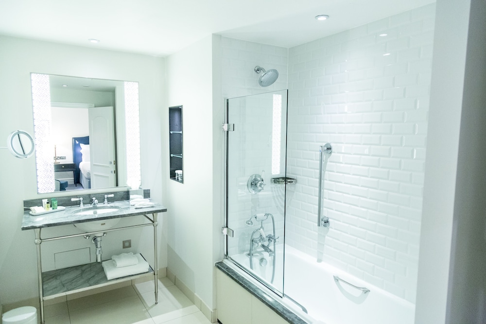Twin Deluxe Room