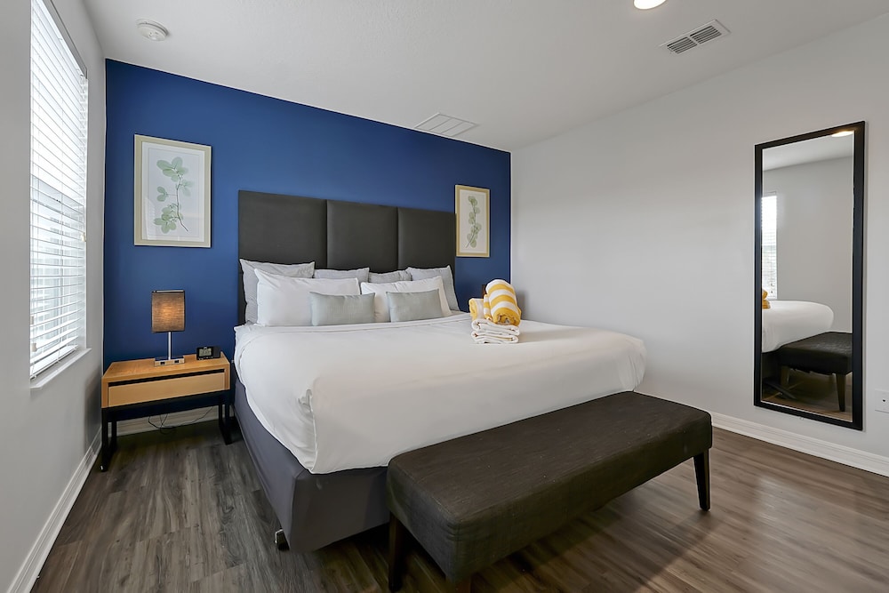 Standard Townhome, 2 Bedrooms, Hot Tub - Photo 2