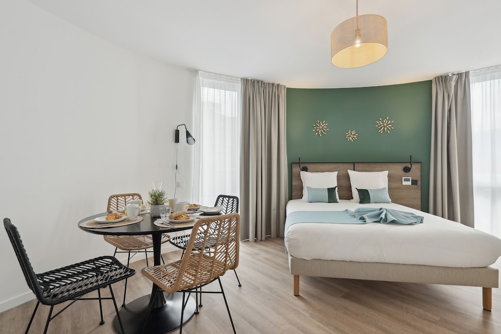 Executive Studio, 1 Double Bed with Sofa bed - Photo 1