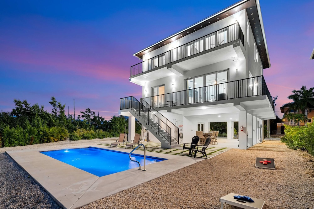Villa photo 1