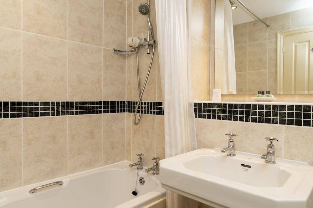 Standard Twin Room - Photo 2