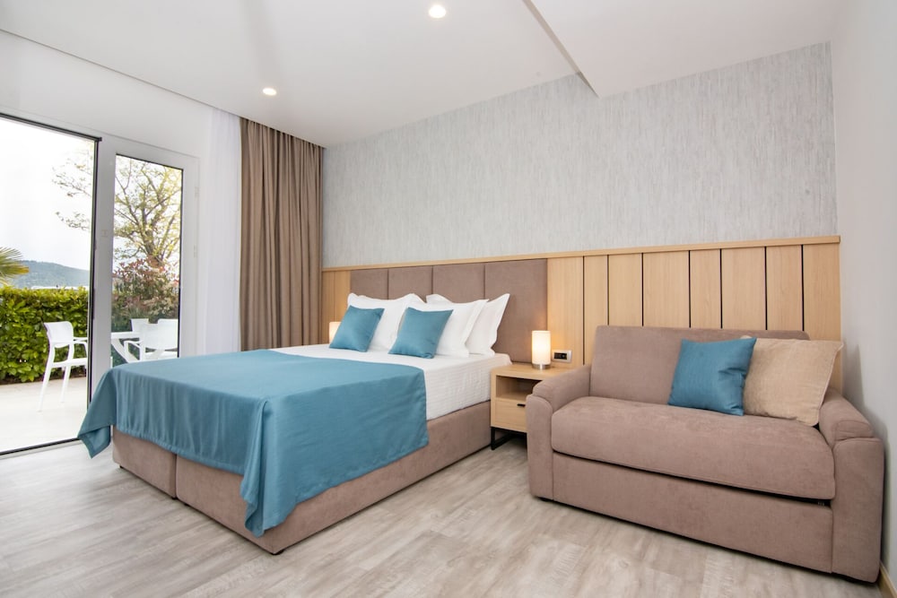 Standard Triple Room - Photo 1