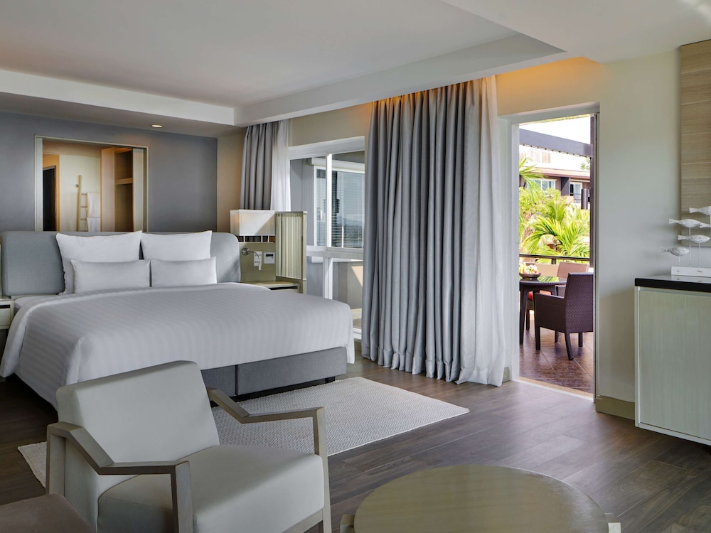 Deluxe Suite, 1 King Bed, Balcony (overlooking Andaman Sea) - Photo 1