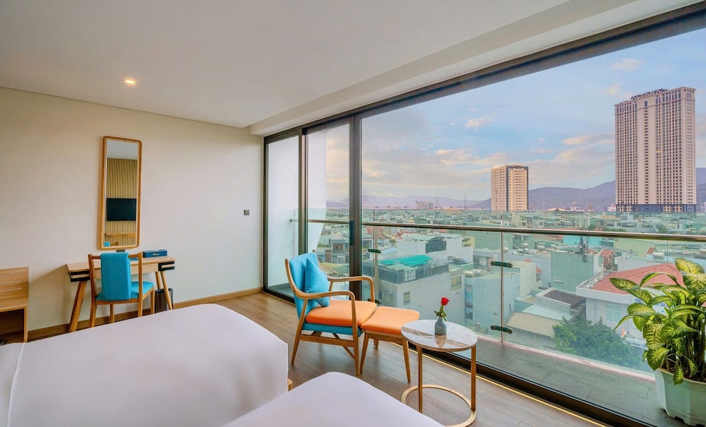 Deluxe Twin Room, Partial Ocean View