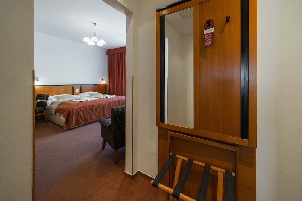 Grand Double or Twin Room photo 3