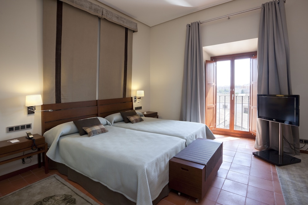 Standard Double Room - Photo 3