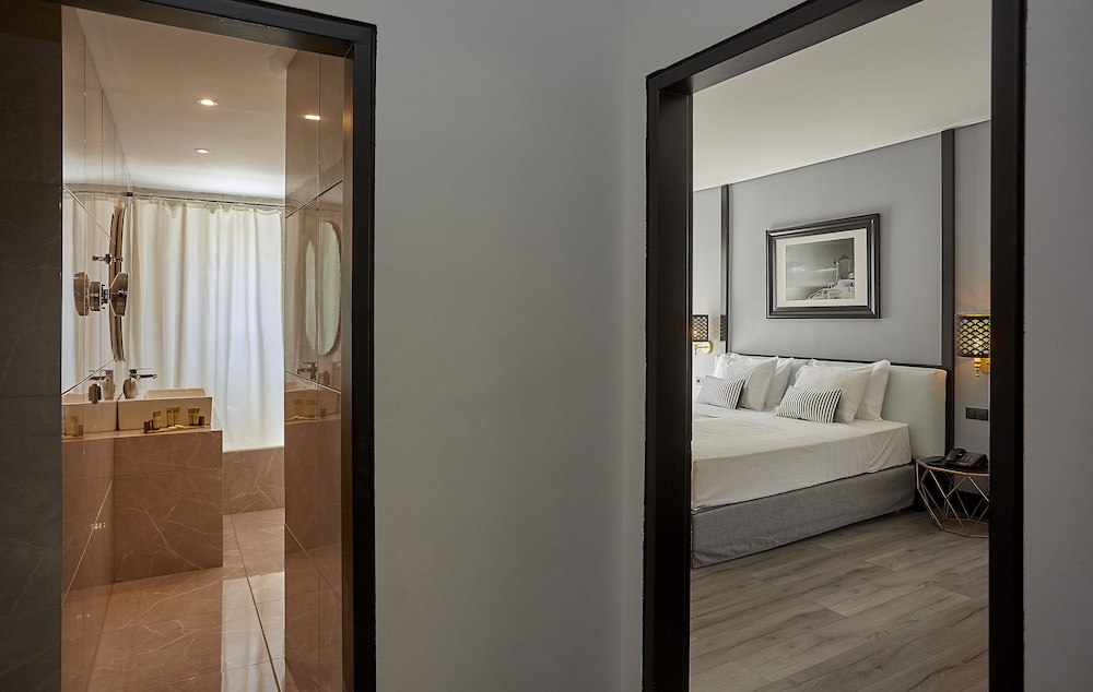Family Room, Jetted Tub, Garden View