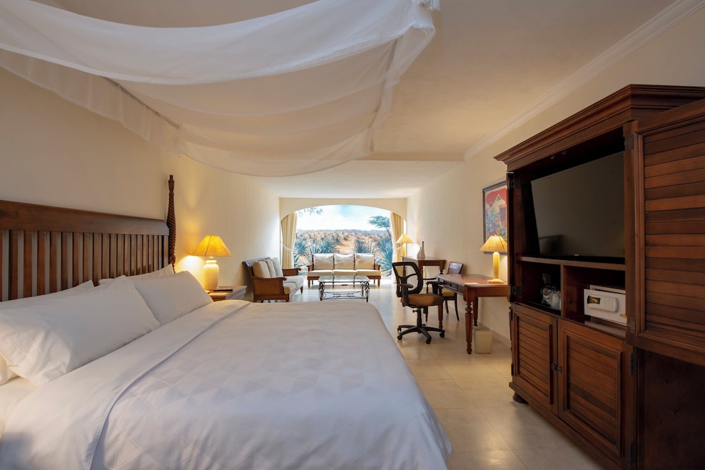 Standard Double Room with Two Double Beds - Disability Access thumbnail 5