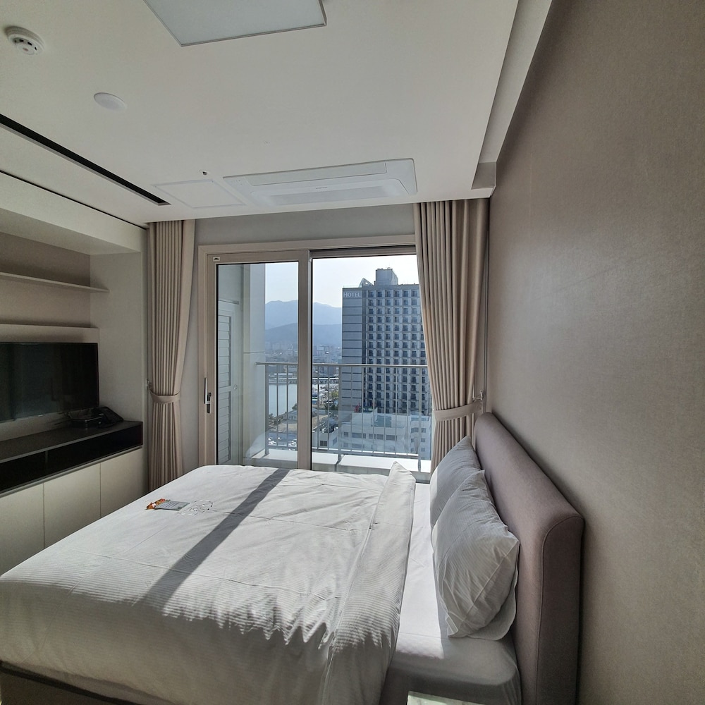 Standard Double Room, 1 Queen Bed, Mountain View
