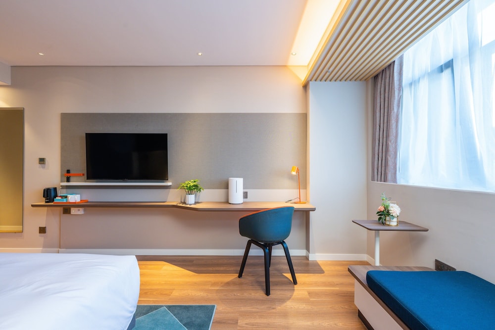 Standard Room, 1 King Bed (Air Purifier Humidifier) - Photo 1