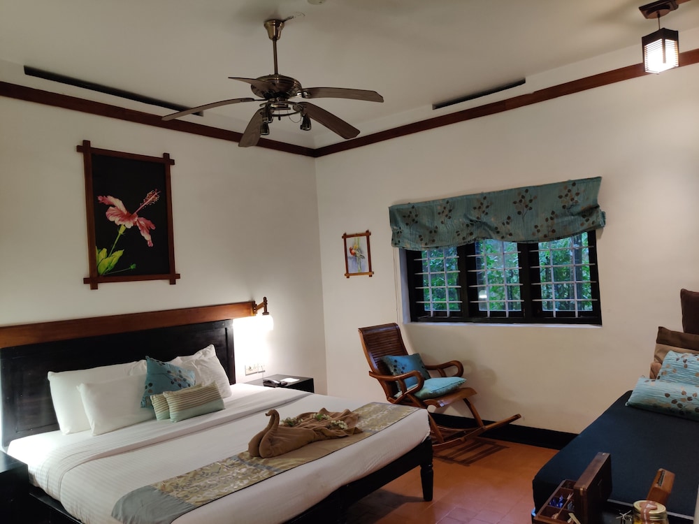 Elegant Cottage - Photo 4