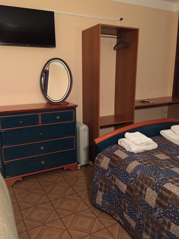 Holiday Cottage For Groups (11 Rooms)