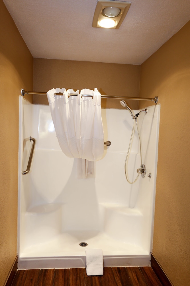 Standard Room, 2 Queen Beds, Accessible, Non Smoking - Photo 7