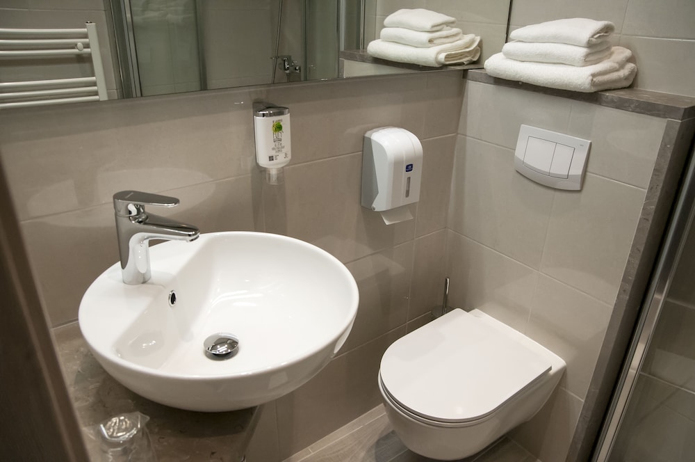 Triple Room, Shared Bathroom photo 3