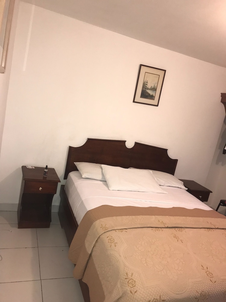 Single Room, 1 Queen Bed photo 2