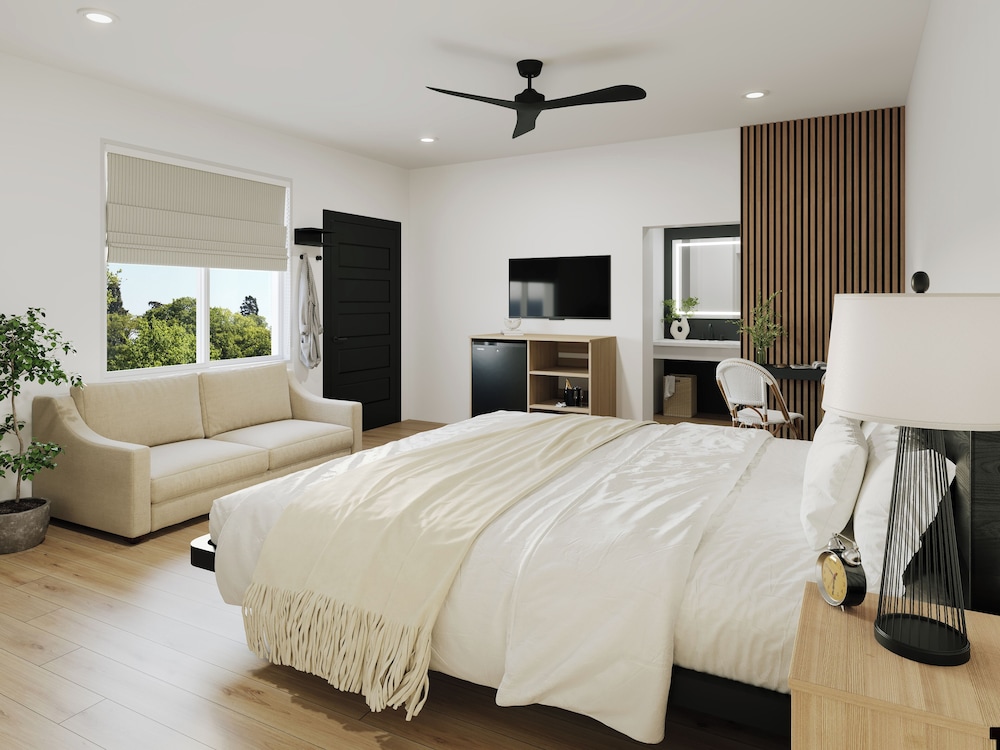Premium Suite, 1 King Bed with Sofa bed