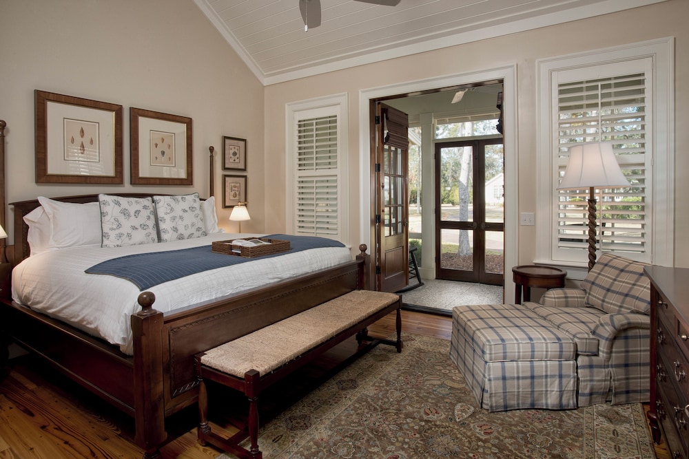 Signature 3 Bedroom Lagoon Residence 1035