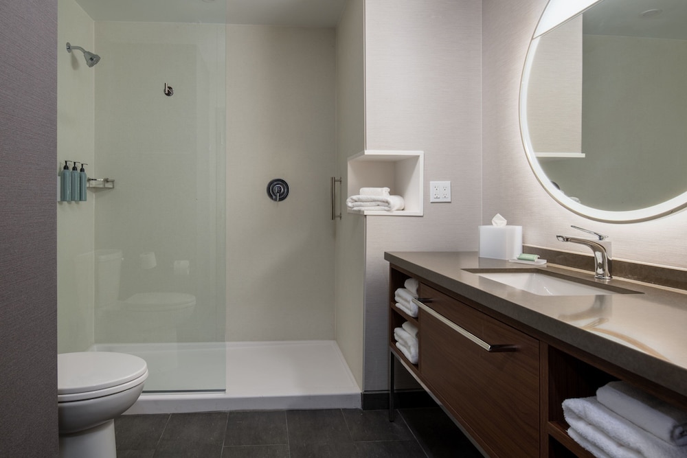 Suite, Multiple Beds - Photo 11
