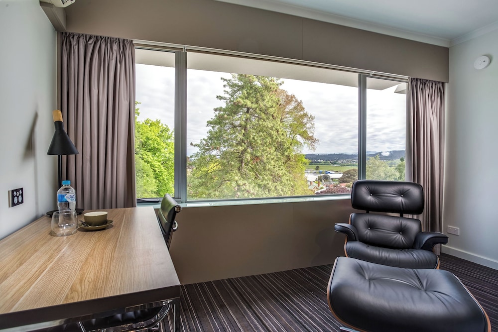 Standard Room, 1 King Bed, City View photo 2