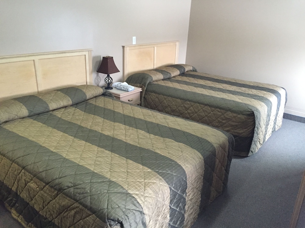 Standard Room, 2 Double Beds, Refrigerator & Microwave photo 3