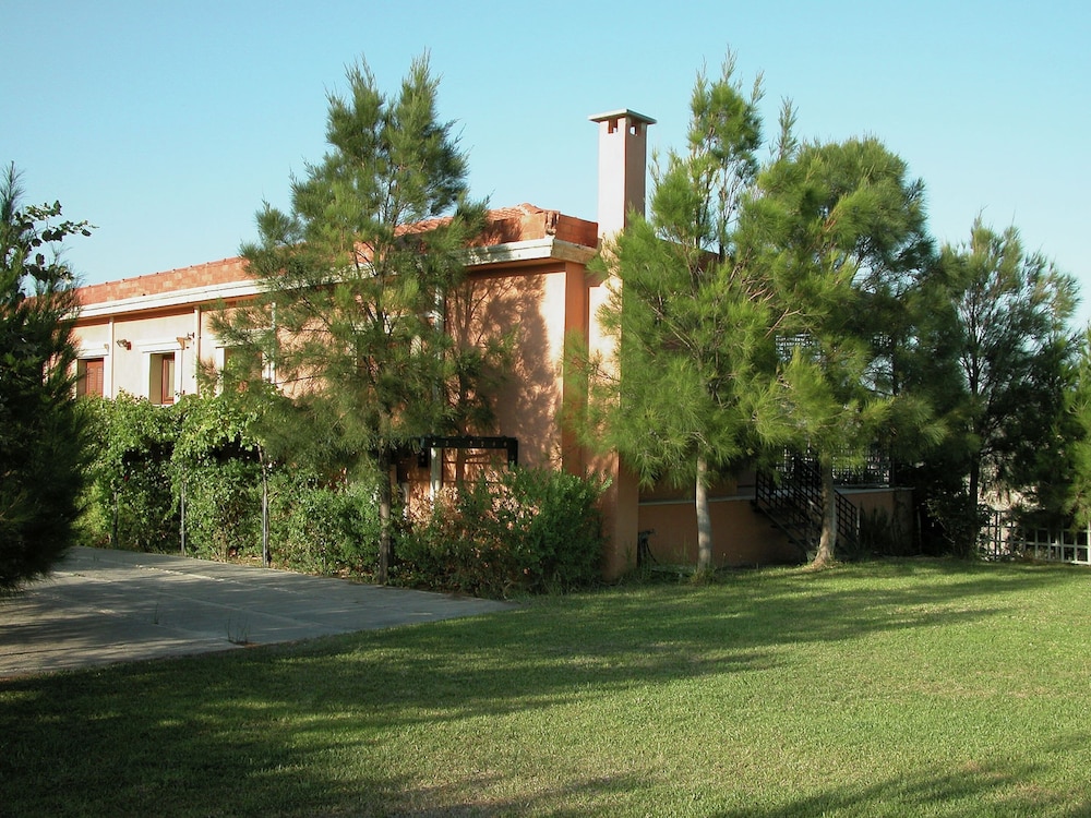 Villa photo 3