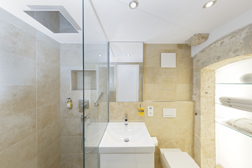 Luxury Apartment, 2 Bedrooms, Kitchen, City View, photo 6