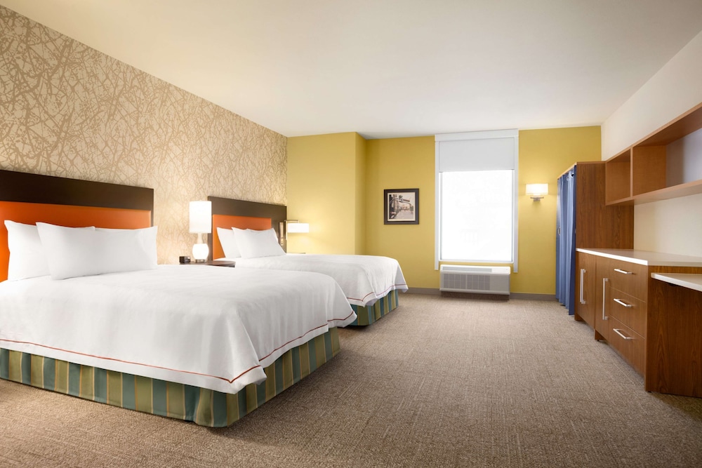 Studio, 2 Queen Beds, Accessible (Mobility & Hearing, Roll-in Shower) photo 1