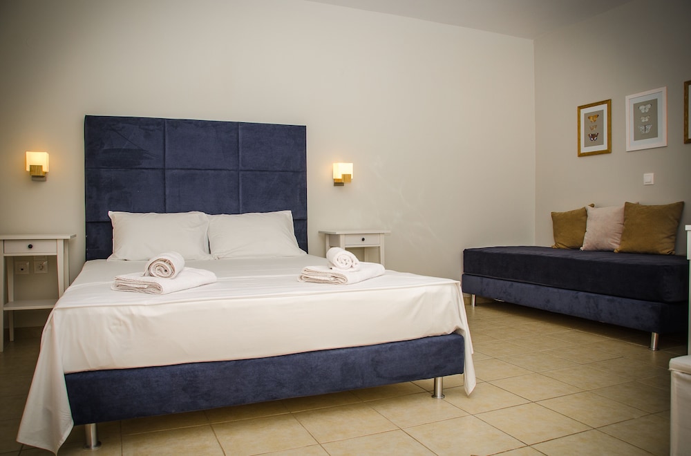Standard Triple Room photo 3
