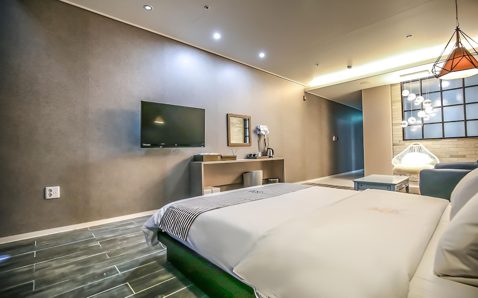 Room (Special Room) - Photo 12