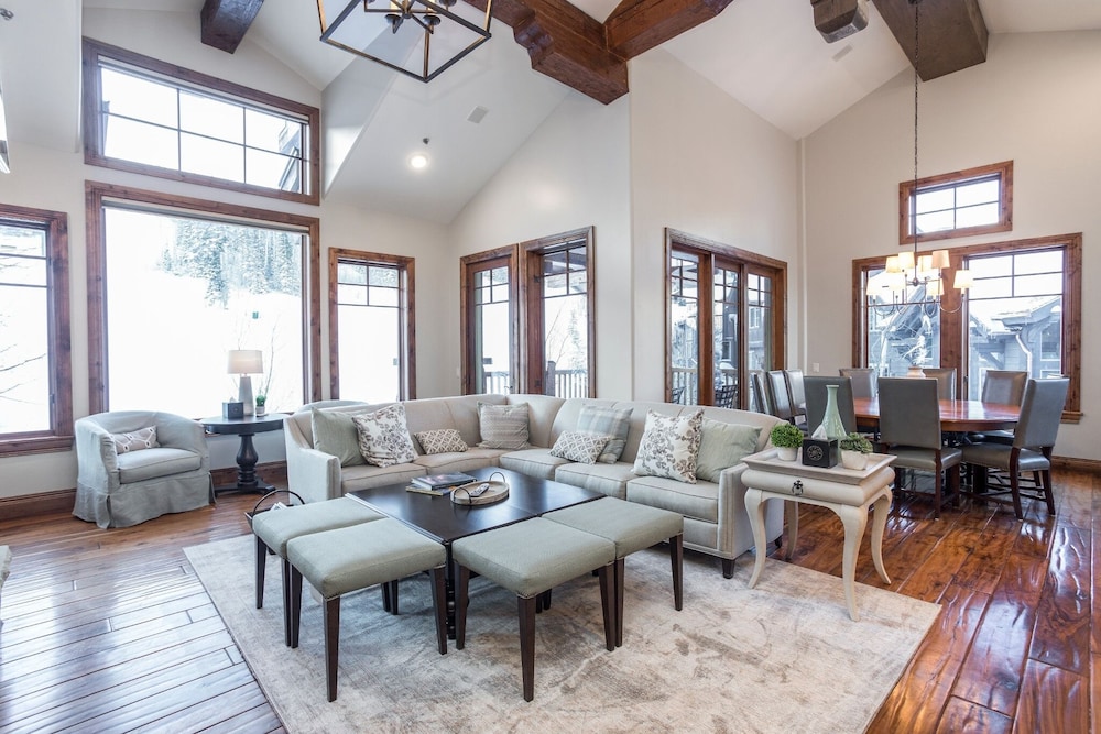 Condo, 5 Bedrooms