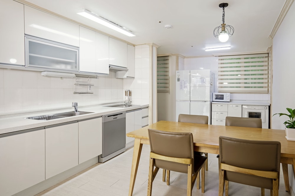 Premier Apartment photo 3