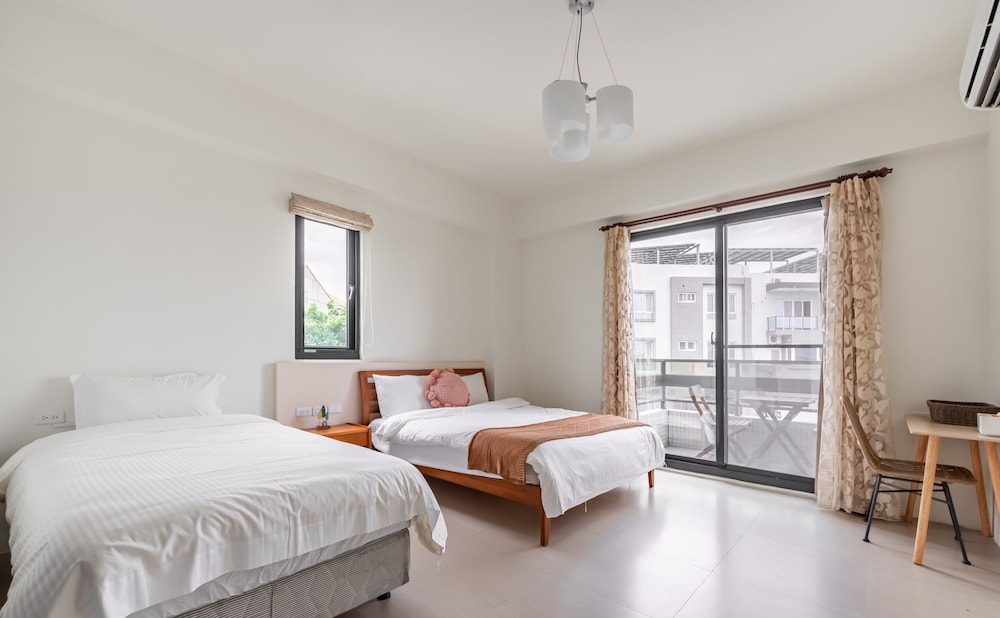 Superior Triple Room with Balcony photo 2